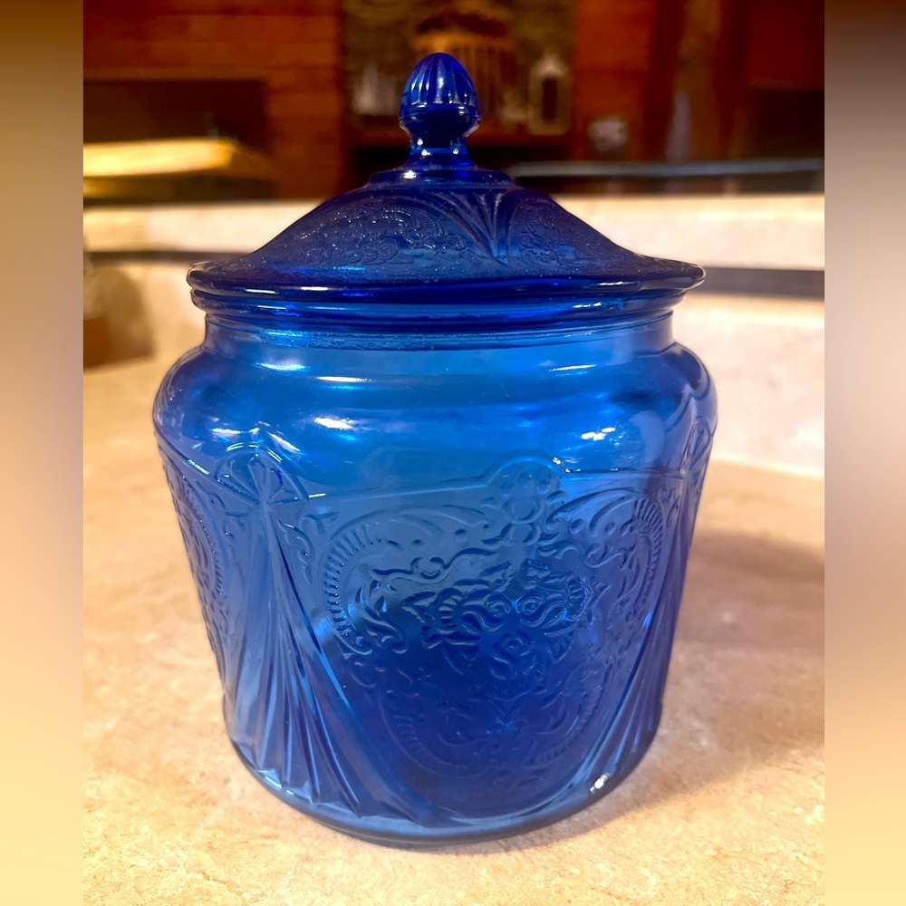 Vintage Depression Royal lace biscuit jar